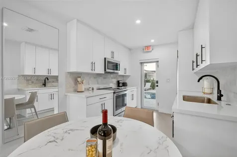 8109 Harding Avenue Miami Beach FL 33141