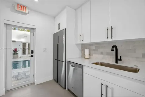 8109 Harding Avenue Miami Beach FL 33141