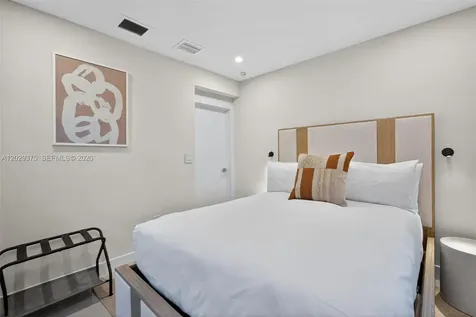 8109 Harding Avenue Miami Beach FL 33141