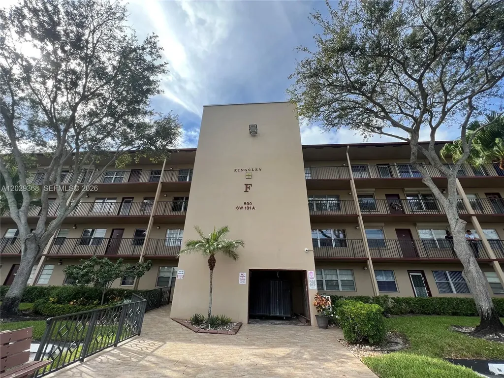 800 SW 131st Avenue Pembroke Pines FL 33027