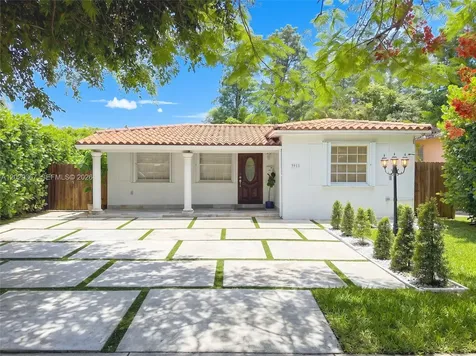 3911 SW 61 Avenue Miami FL 33155