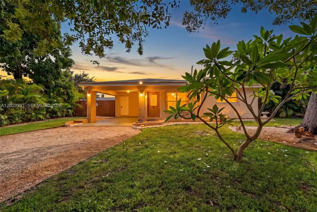 4780 NE 8th Terrace Oakland Park FL 33334