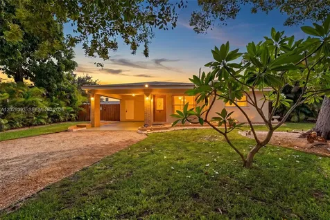 4780 NE 8th Terrace Oakland Park FL 33334