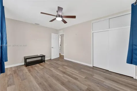 4780 NE 8th Terrace Oakland Park FL 33334