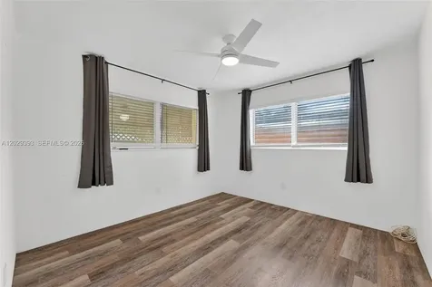 4780 NE 8th Terrace Oakland Park FL 33334