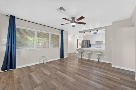 4780 NE 8th Terrace Oakland Park FL 33334