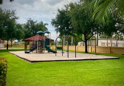 223 Maple Terrace Davie FL 33325
