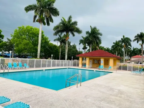 223 Maple Terrace Davie FL 33325