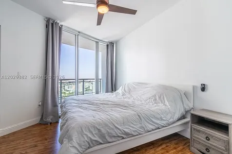 350 S Miami Avenue Miami FL 33130