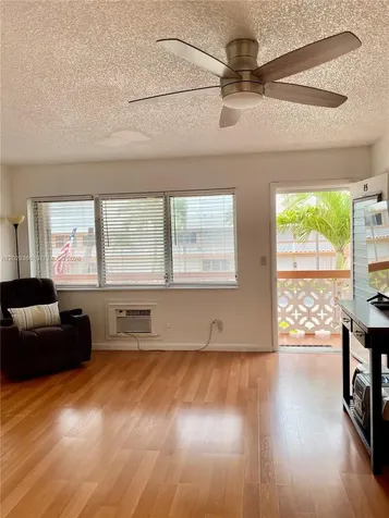 820 SW 11th Avenue Hallandale Beach FL 33009