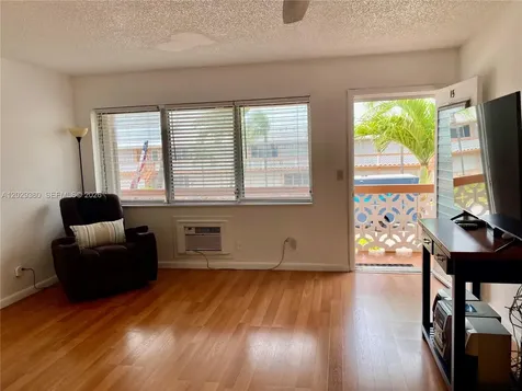 820 SW 11th Avenue Hallandale Beach FL 33009