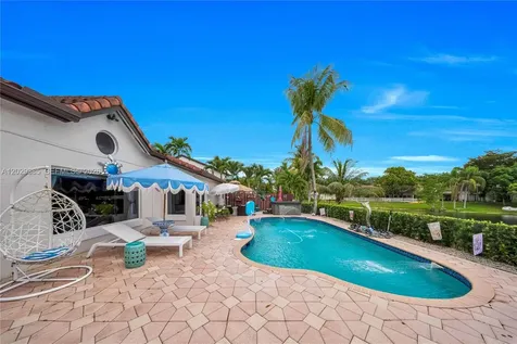19641 NW 88th Avenue Hialeah FL 33018