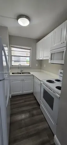 8870 Fontainebleau Boulevard Miami FL 33172