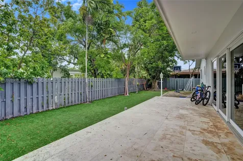 18641 NE 21st Avenue Miami FL 33179