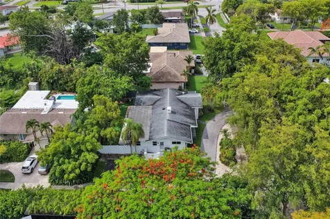 18641 NE 21st Avenue Miami FL 33179