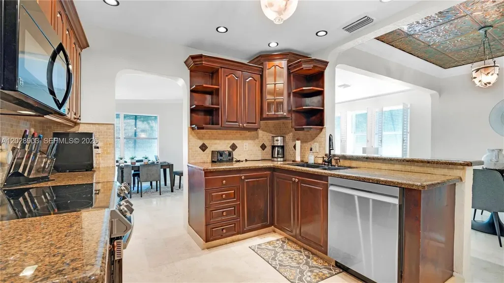 623 NE 17th Way Fort Lauderdale FL 33304