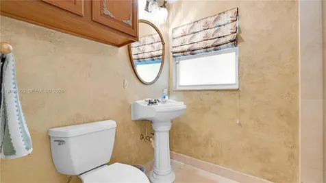 623 NE 17th Way Fort Lauderdale FL 33304