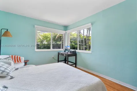 20 Park Drive Bal Harbour FL 33154