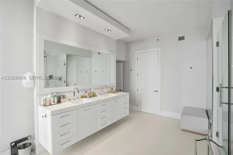 15811 Collins Avenue Sunny Isles Beach FL 33160