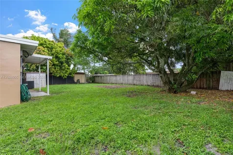 15730 NW 159th St Road Miami Gardens FL 33054