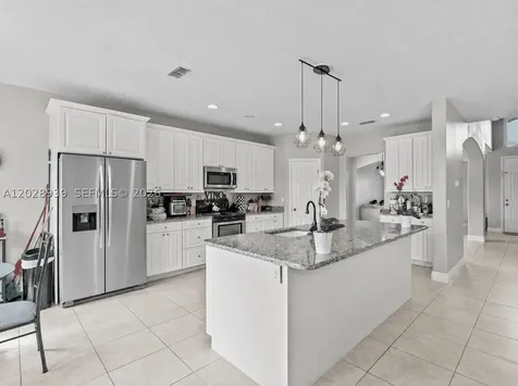 2813 Village Pine Terrace Orlando FL 32833
