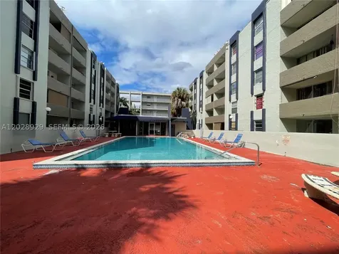 10090 NW 80th Court Hialeah Gardens FL 33016