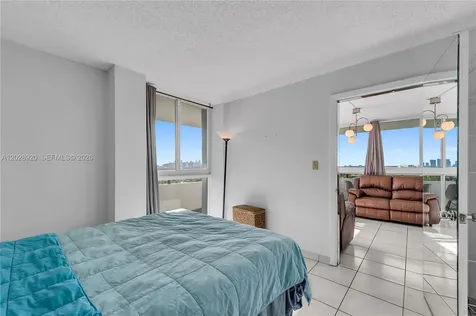 3200 Collins Avenue Miami Beach FL 33140