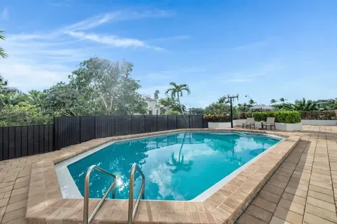 3200 Collins Avenue Miami Beach FL 33140