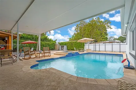 46 NE 164th Street Miami FL 33162