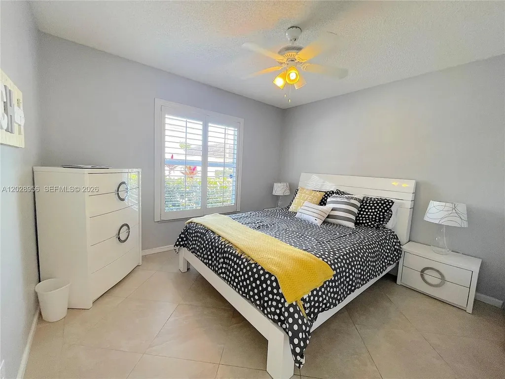 4923 SW 33rd Way Hollywood FL 33312