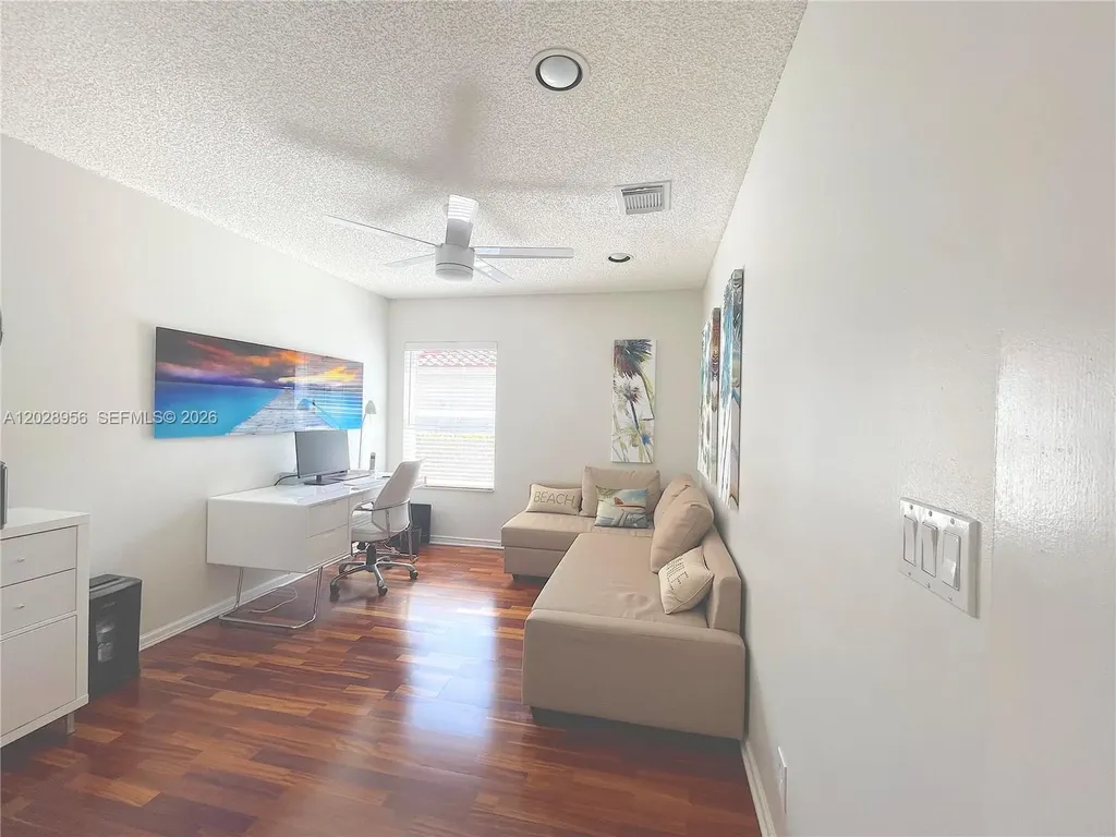 4923 SW 33rd Way Hollywood FL 33312