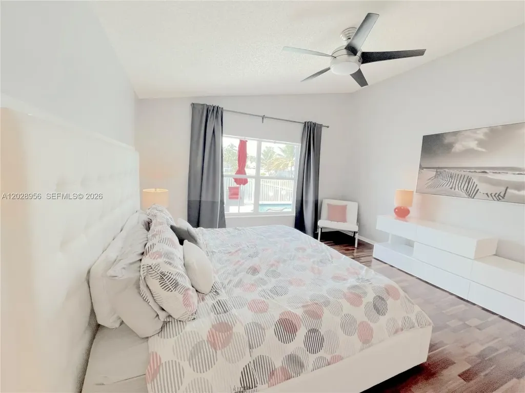4923 SW 33rd Way Hollywood FL 33312