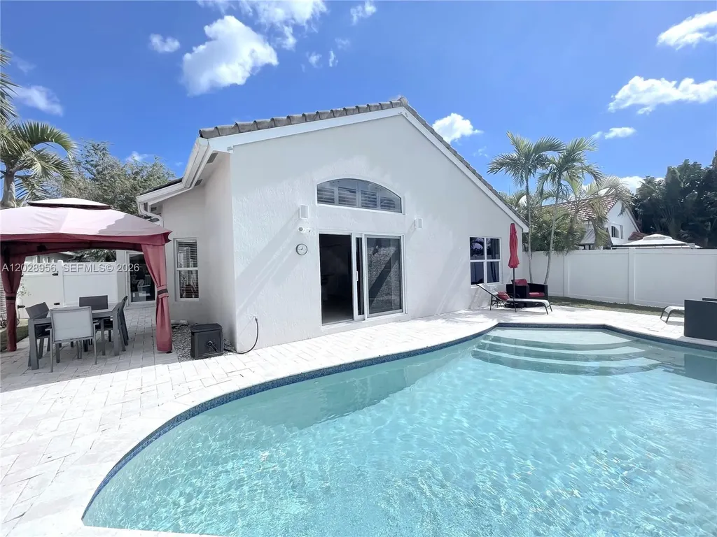 4923 SW 33rd Way Hollywood FL 33312
