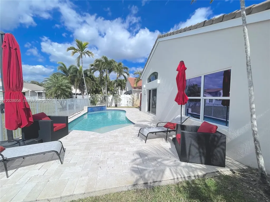4923 SW 33rd Way Hollywood FL 33312