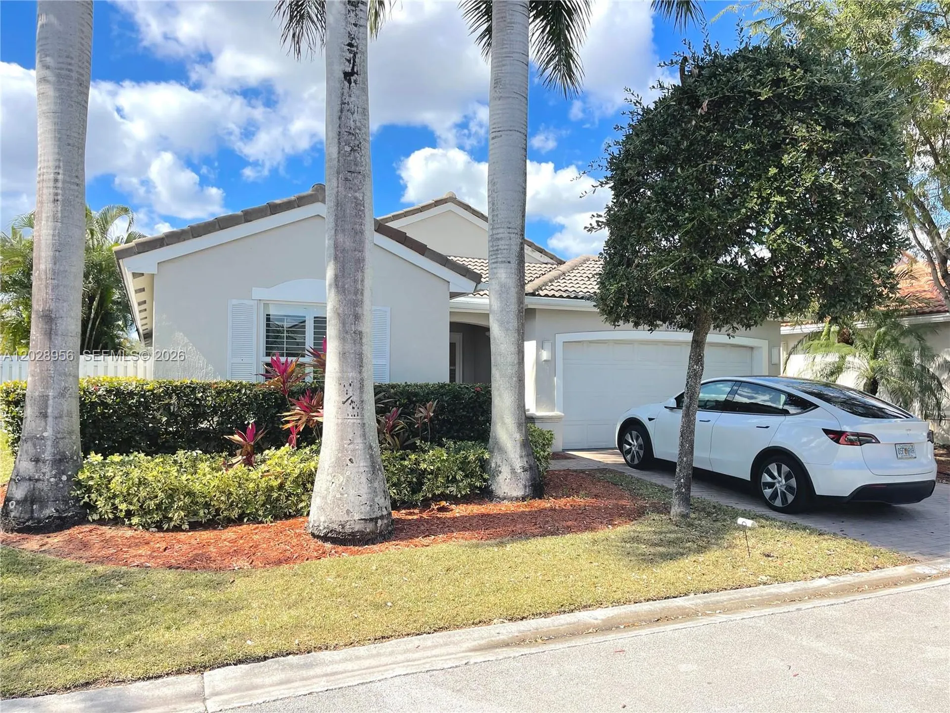 4923 SW 33rd Way Hollywood FL 33312