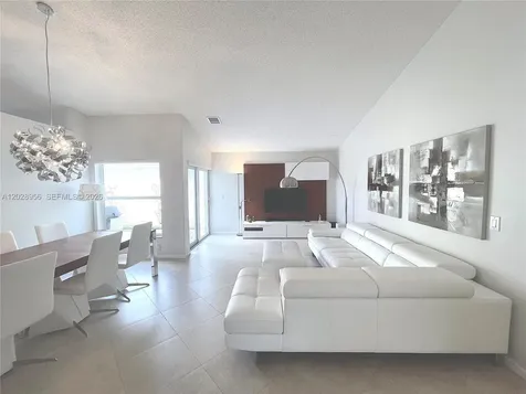 4923 SW 33rd Way Hollywood FL 33312