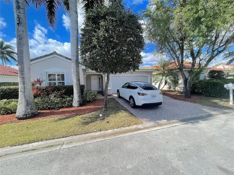 4923 SW 33rd Way Hollywood FL 33312