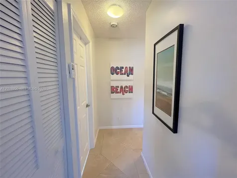 4923 SW 33rd Way Hollywood FL 33312