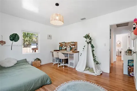 528 NE 72nd Street Miami FL 33138