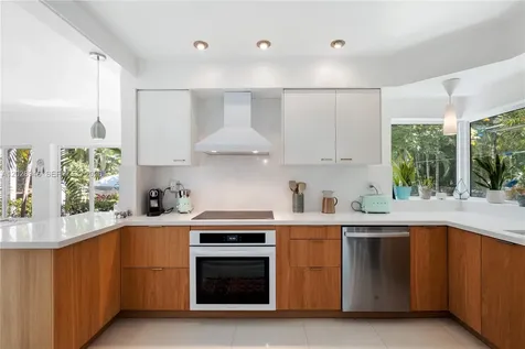 528 NE 72nd Street Miami FL 33138