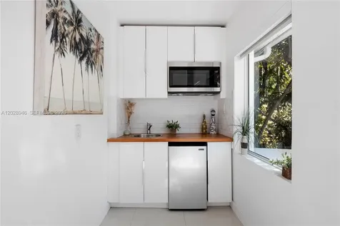 528 NE 72nd Street Miami FL 33138