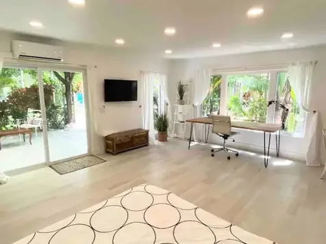 528 NE 72nd Street Miami FL 33138