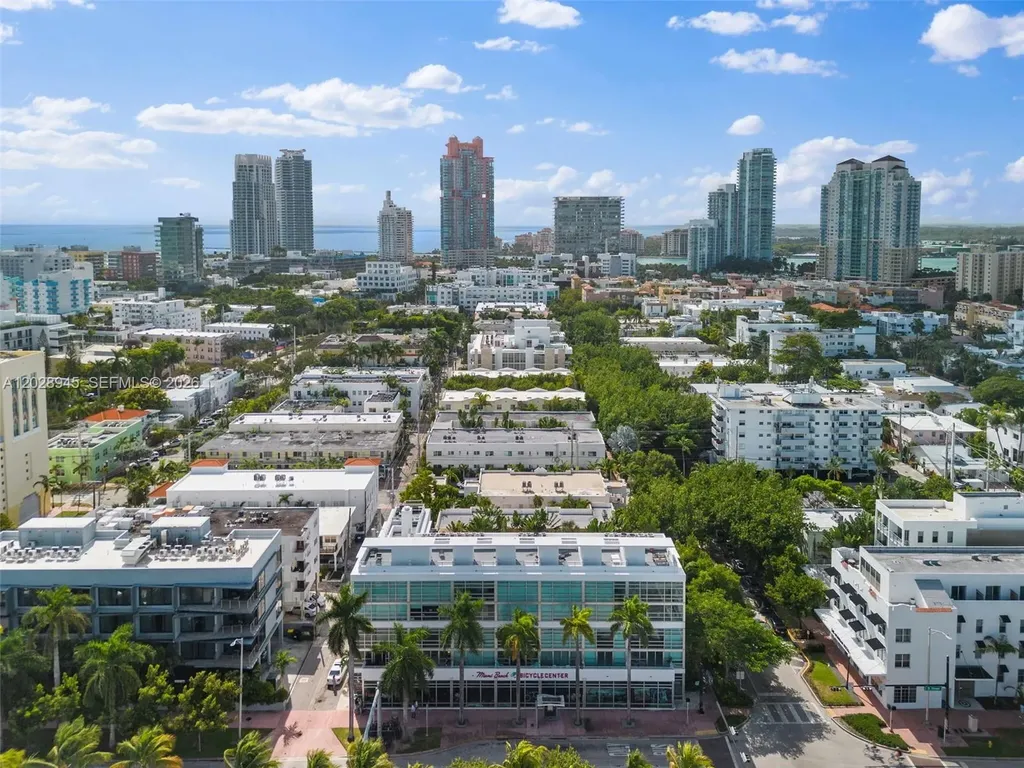 421 Meridian Avenue Miami Beach FL 33139