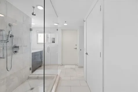 421 Meridian Avenue Miami Beach FL 33139