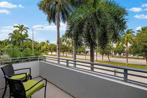 421 Meridian Avenue Miami Beach FL 33139