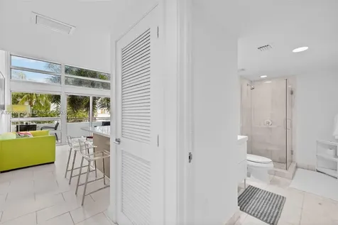 421 Meridian Avenue Miami Beach FL 33139
