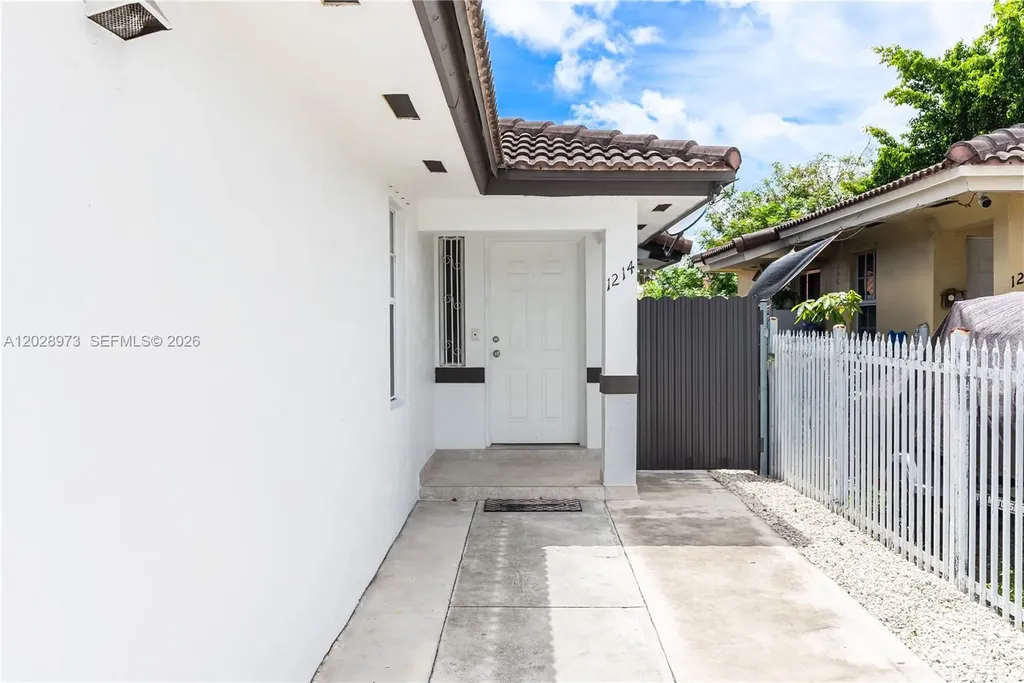1214 NW 34th Avenue Miami FL 33125