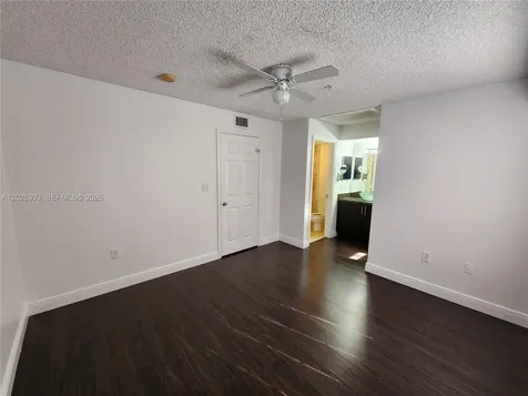 Aventura FL 33180