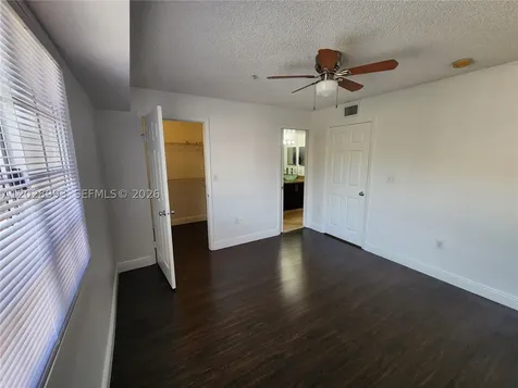 Aventura FL 33180