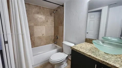 Aventura FL 33180